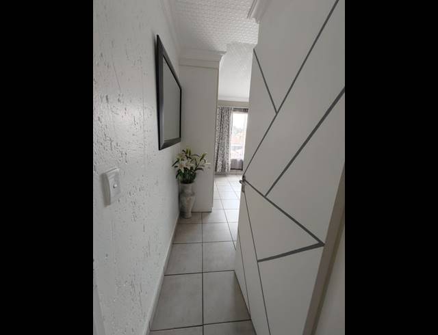 2 BEDROOM PROPERTY TO RENT IN SONNEVELD